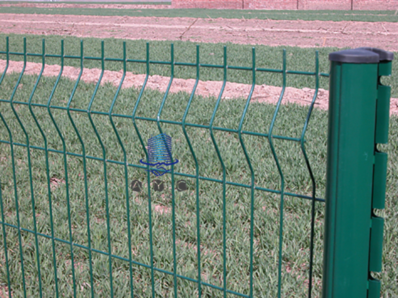 折弯护栏网小区桃型柱防护隔离围栏绿色防护网草原铁丝网